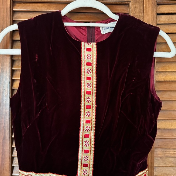 Vintage 1960s Gay Gibson burgundy velvet fit and flare dress size xs/s - Picture 3 of 8